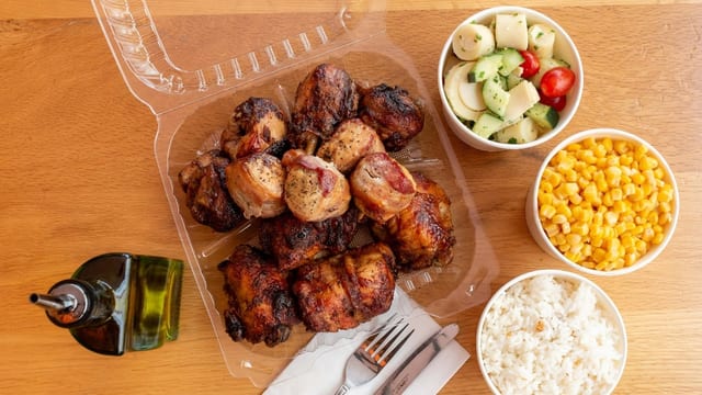 12 Pieces Mixed Chicken: Garlic, Spicy & Chicken with Bacon.